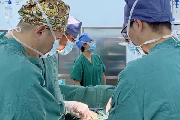 勇攀外科手术“珠峰”！普外科成功开展高难度胰十二指肠切除术！